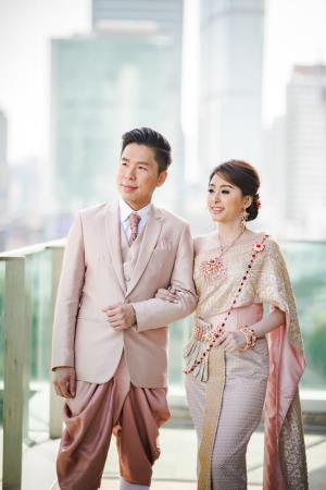 ชุดไทยเจ้าสาว ชุดไทยจักรพรรดิ์ เช่าที่แบมบี้ เวดดิ้ง ห้วยขวาง